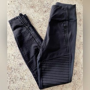EUC Athleta Headlands Hybird Moto Tight